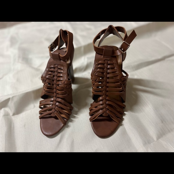 STRAPPY SUMMERY HEELS - Picture 1 of 2